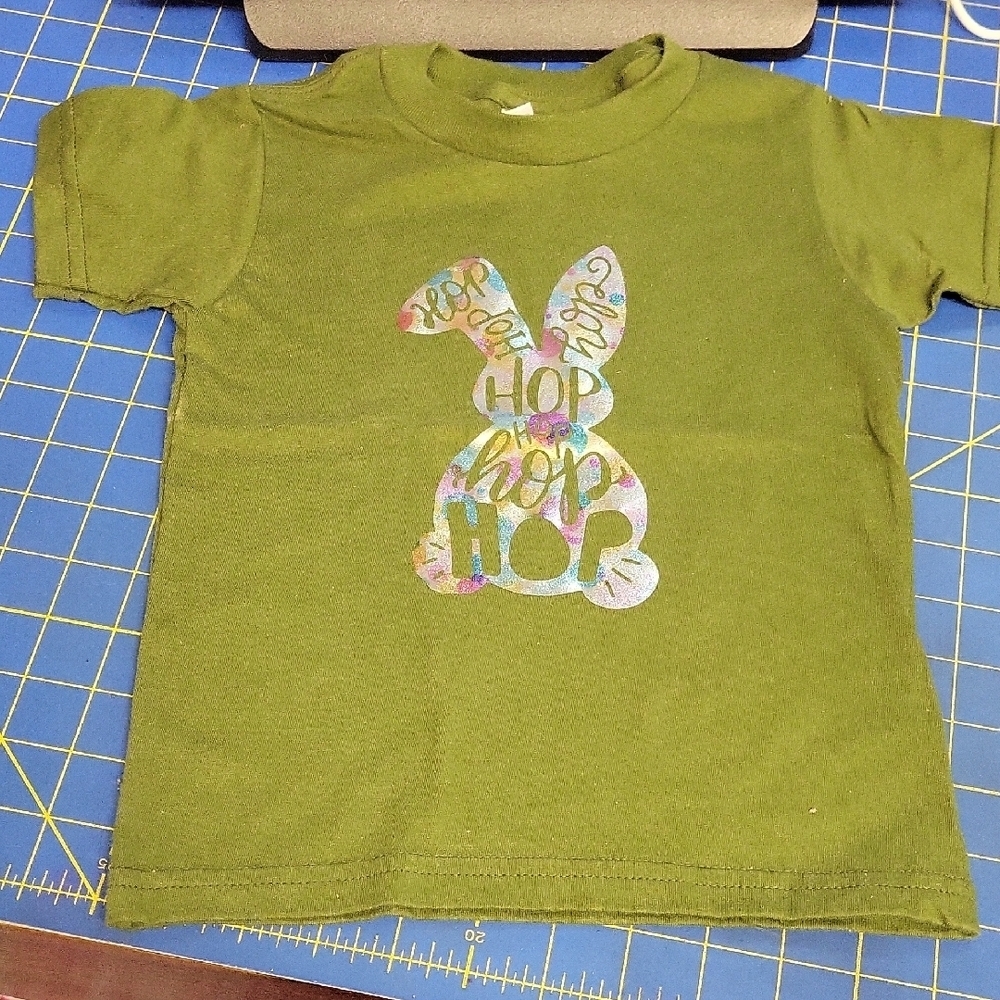Kids Green Bunny Graphic T-Shirt Size 2 Hop Hop Hop Hop